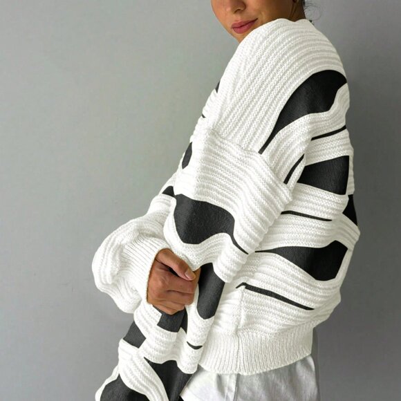 Black & White Casual Women's Round Neck Wave Stripe Long-Sleeved Knit Sweater - Picture 4 of 4